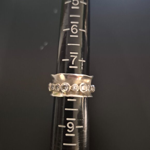 Silver spin me around ring size 8 - Picture 4 of 4